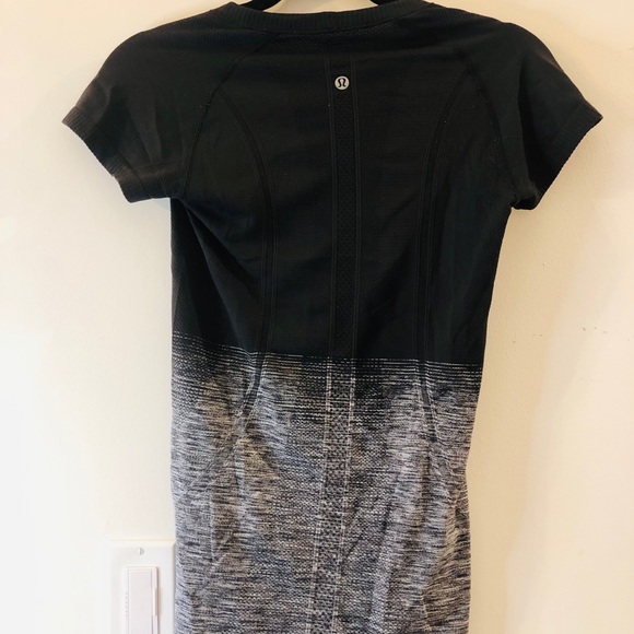 Lululemon Running T Shirt Women’s - Picture 2 of 2